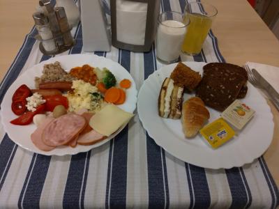 名物の黒パンもありました