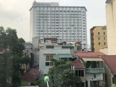 日航ホテル近く