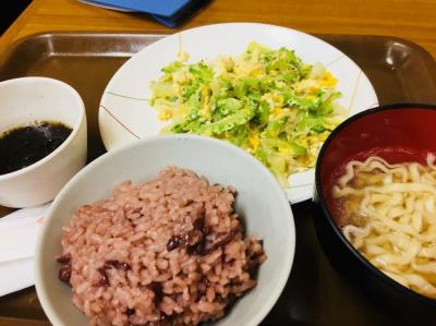 色んな沖縄料理が楽しめます