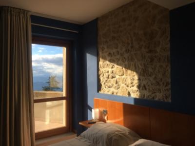 青い壁がかわいいです！