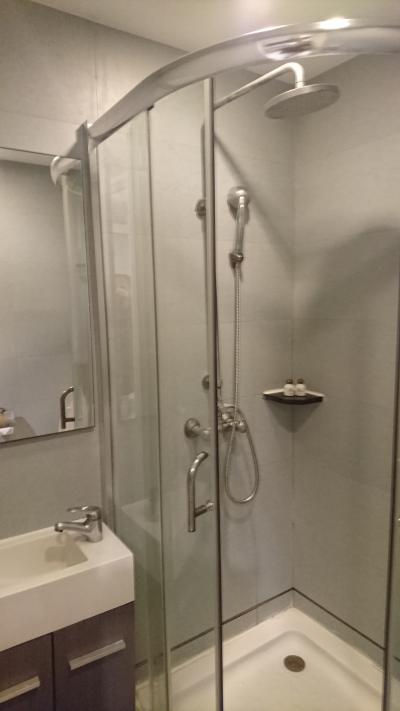 セパレートされたシャワー