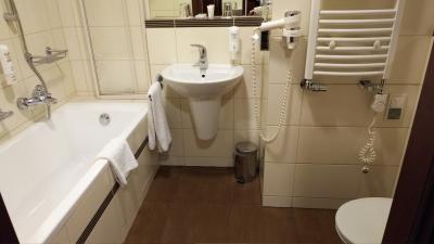 洗面台が狭くドライヤーは故障