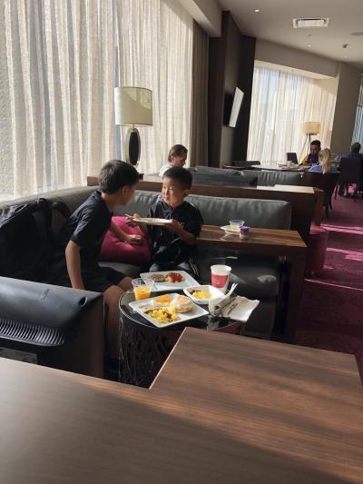 ラウンジの朝ごはん