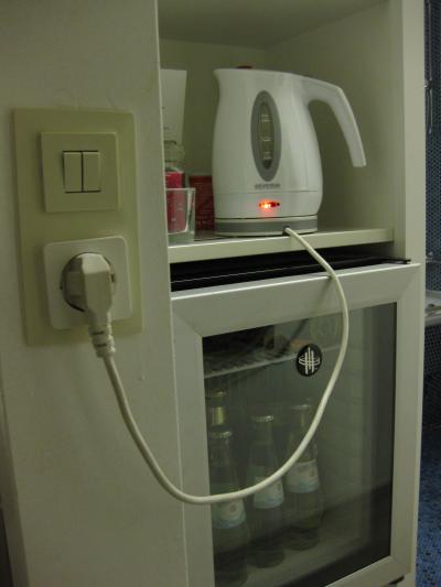 ポット有・下は冷蔵庫