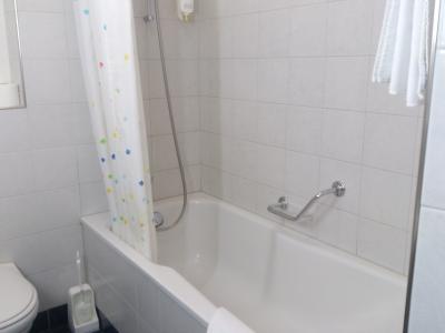 バスタブ付で助かりました。