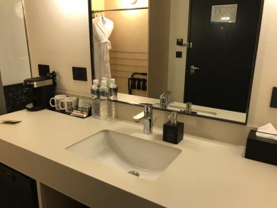 洗面台、コーヒー類、冷蔵庫水回りとしてコンパクトにまとめてあ