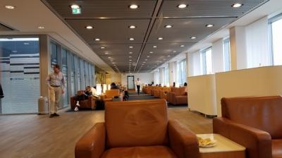 ラウンジカードがないと入れません。