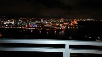 宿泊先の目の前がアメリカンビレッジでした。