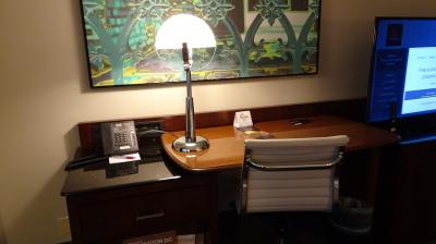 机テレビもあります