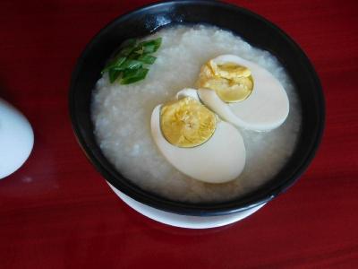 コンチネンタルのほか、お粥も頼めます