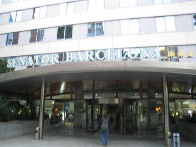 ホテルの玄関。