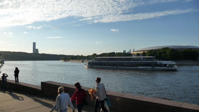 モスクワ川の河畔散策は徒歩圏内