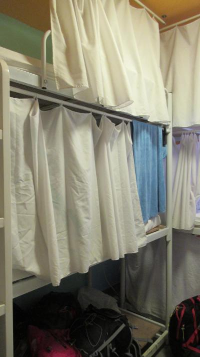 ３段ベッドの一番上は、のぼりがきついかも、