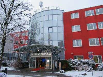 朝、雪になりました。今年の初雪はミュンヘンです。