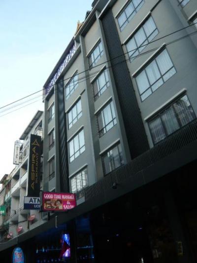 スクウィンヴィット通りから路地を少し入った場所にあるビルです