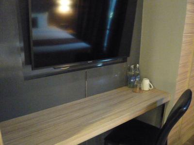 机とするならば、やや狭い感じがしますが、横に長いので何とか