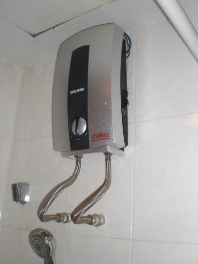 シャワーの温水器です。熱水が出ますし、温度調節もしっかりＯＫ