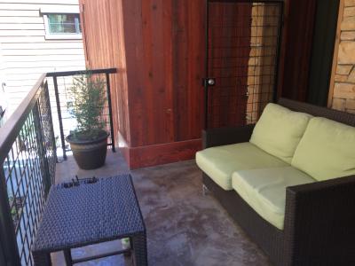 バルコニー。大体どの部屋もこんな感じ。