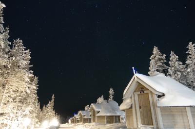 オーロラキャビンと満点の星空。裏側はガラスドームです。