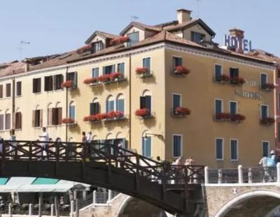 ローマ広場には橋がいくつもあるので、場所が分かりにくかった。