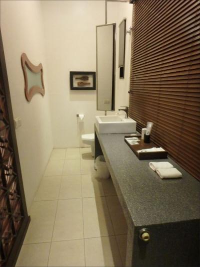 洗面所とトイレ