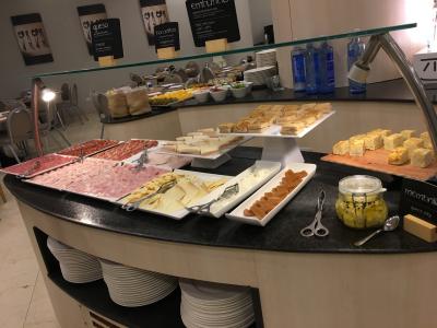 生ハムやチーズ