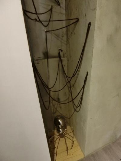 何故か鉄で出来た蜘蛛のオブジェ