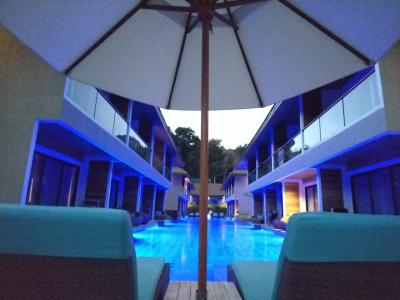 デラックスプールアクセスのプールです