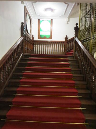 赤絨毯の素敵な階段