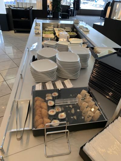 飛行機を眺めながらゆっくり優雅なひと時。