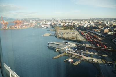 シティービューですが入り江も見えます