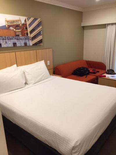 キングサイズベッド。