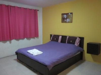 趣味の悪い彩り？…