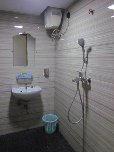 綺麗で熱いシャワーが浴びれます！