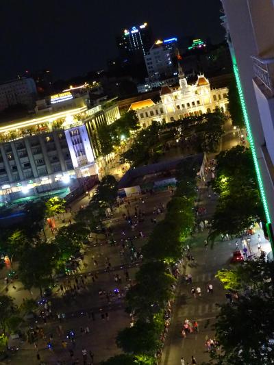 夜、バルコニーからの風景