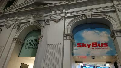 スカイバスチケット売り場と直結。