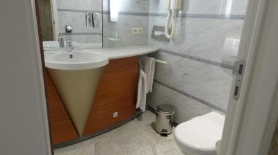 トイレ、洗面台