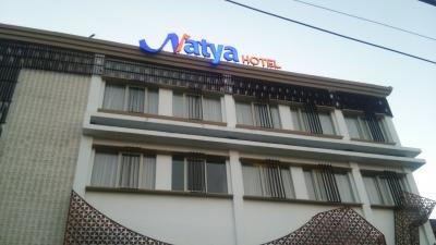 バイパス沿いで空港に近いです