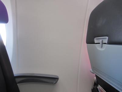 シドニー-エアーズロック便の座席に注意！