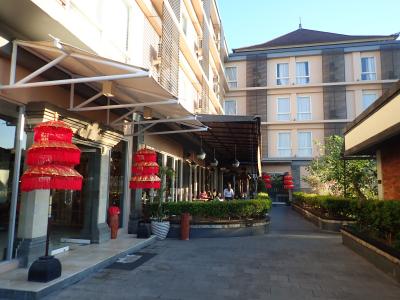 デンパサールのホテル。ビーチからはちょっと遠い。