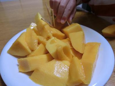 別格！マンゴー　1個100円