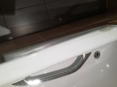 バスタブのシールドに隙間