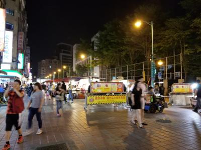 食事の屋台が多いかな