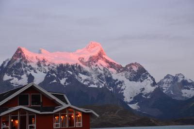 是非朝日に燃える山々を目に焼き付けてください！