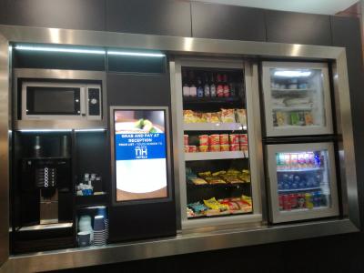 レセプション脇の物販コーナー