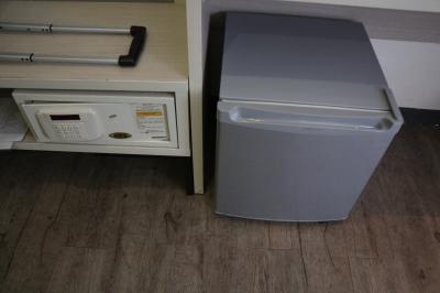 セーフティボックス，冷蔵庫はあります。