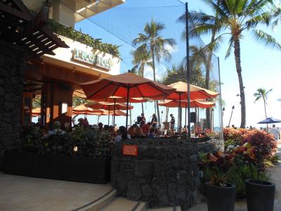 ビーチサイドのカジュアルレストラン