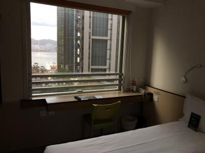 チラリと海が見えるのはいいですね