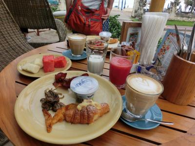 ビーチクラブの朝食