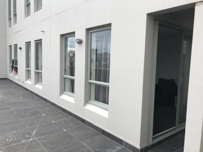 広いバルコニー